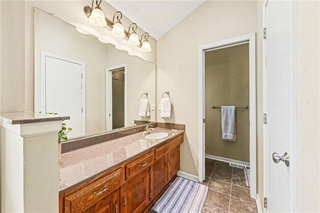 14426 W 92nd Terrace, Lenexa, KS 66215