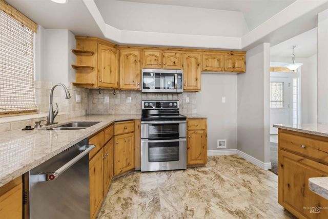 11439 W Mission Pointe Dr, Nampa, ID 83651