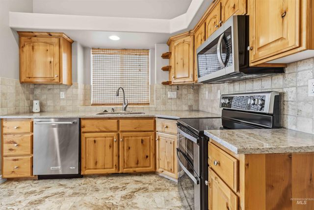 11439 W Mission Pointe Dr, Nampa, ID 83651