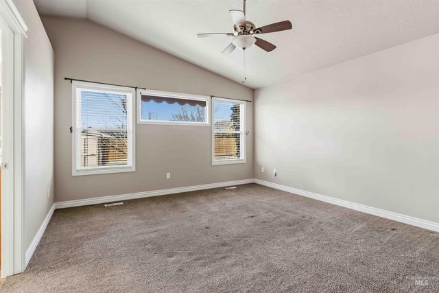 11439 W Mission Pointe Dr, Nampa, ID 83651