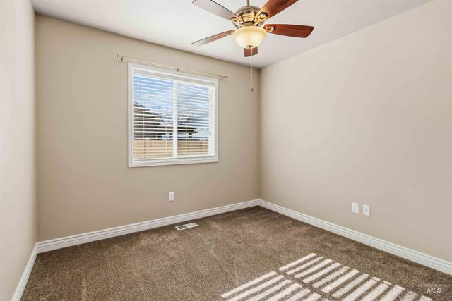 11439 W Mission Pointe Dr, Nampa, ID 83651