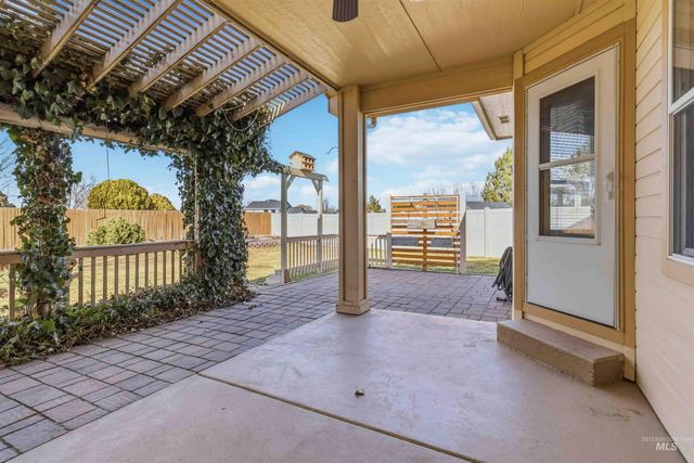 11439 W Mission Pointe Dr, Nampa, ID 83651