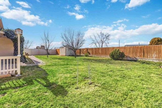 11439 W Mission Pointe Dr, Nampa, ID 83651