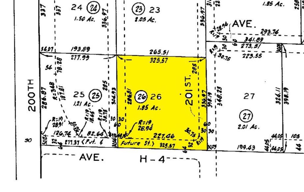 Image 12 of property listing at 20100 E Avenue H-4, Lancaster, CA 93535