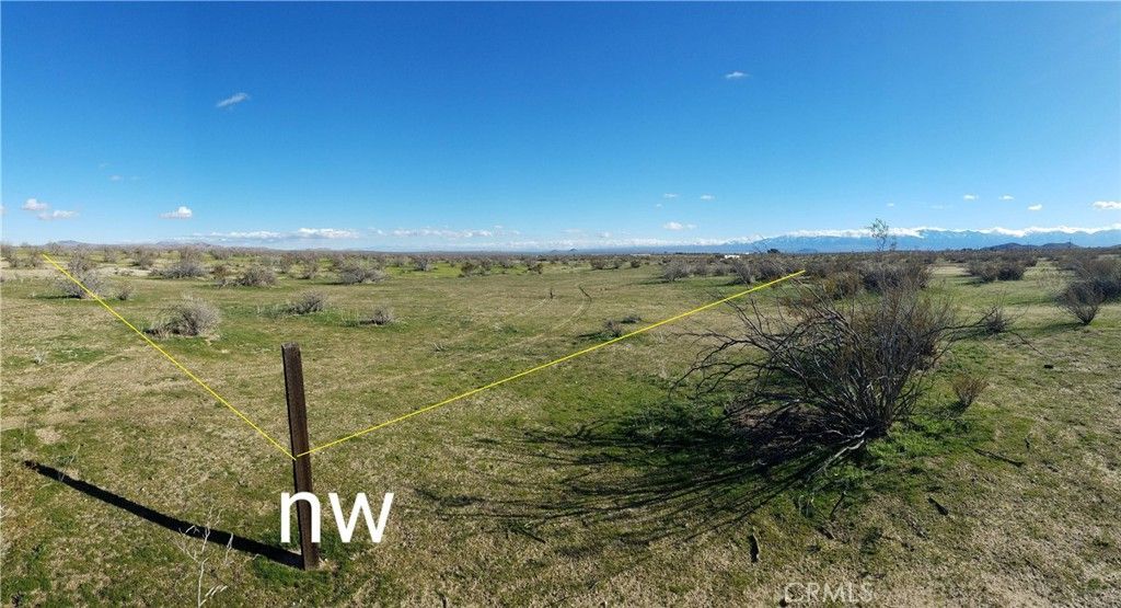 Image 7 of property listing at 20100 E Avenue H-4, Lancaster, CA 93535