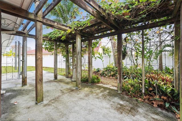 655 EAGLE POINTE S, Kissimmee, FL 34746