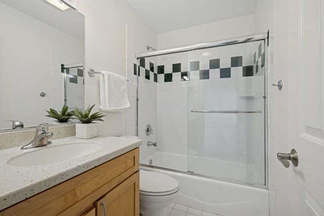 6409 Davidson Court, Gurnee, IL 60031