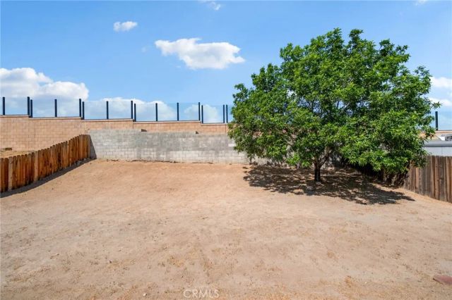 13904 Hidden Valley Road, Victorville, CA 92395