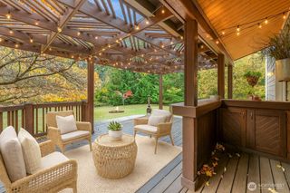 422 7th Ave, Fox Island, WA 98333