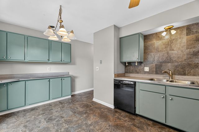 613 E 3rd Street 3, Lockport, IL 60441