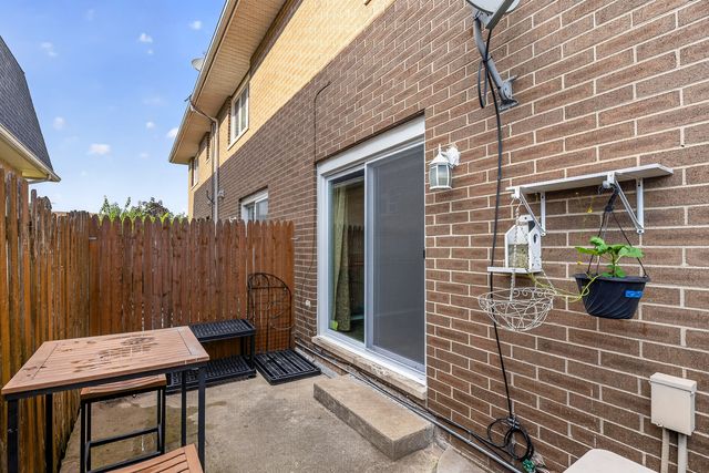 613 E 3rd Street 3, Lockport, IL 60441