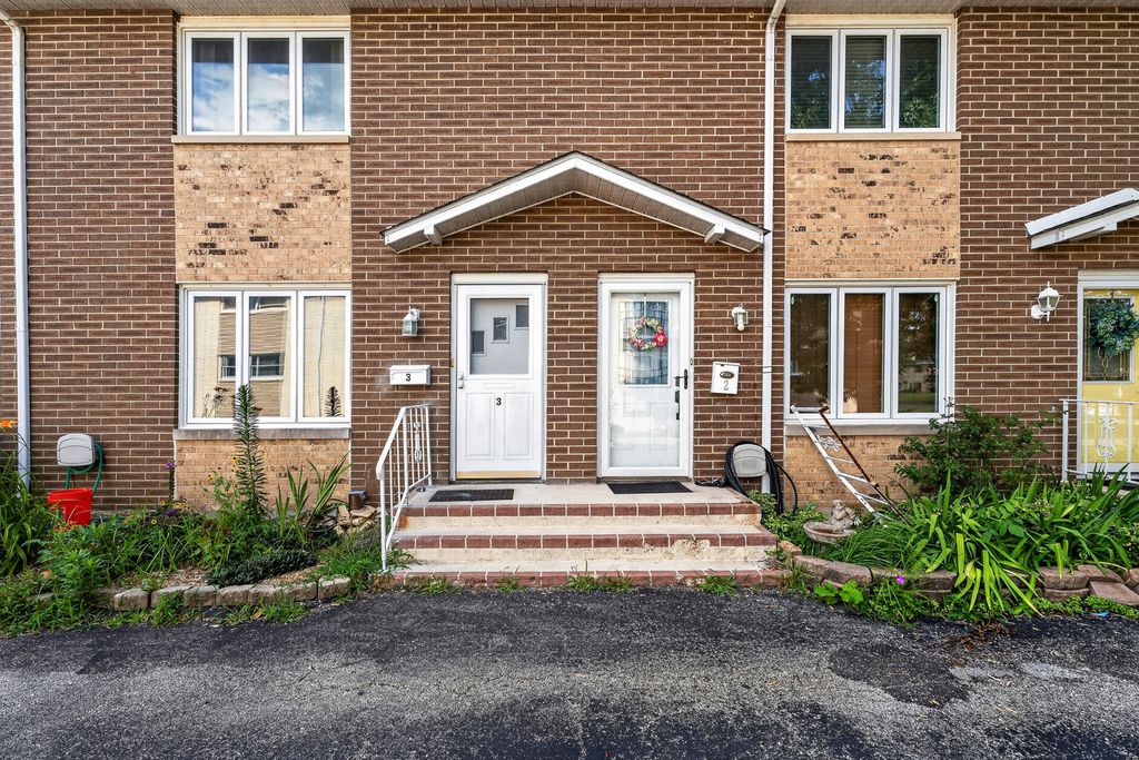 613 E 3rd Street 3, Lockport, IL 60441