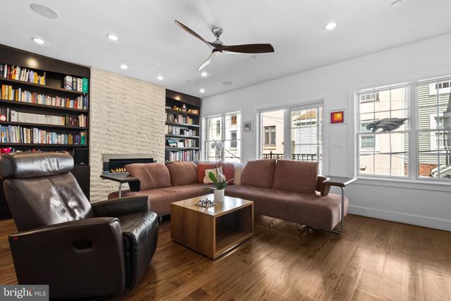 1815 LOMBARD ST, Philadelphia, PA 19146