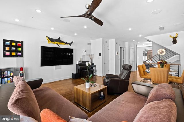 1815 LOMBARD ST, Philadelphia, PA 19146