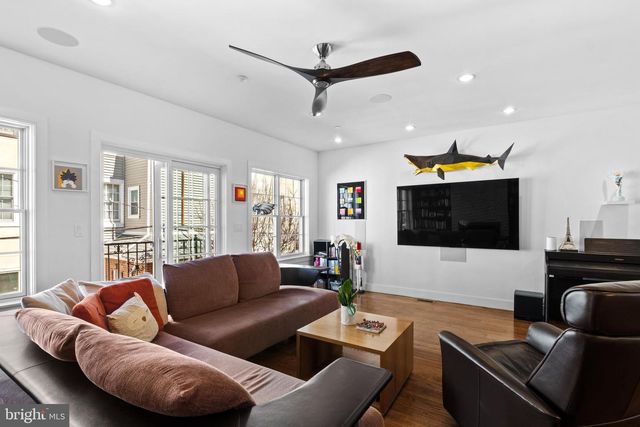 1815 LOMBARD ST, Philadelphia, PA 19146