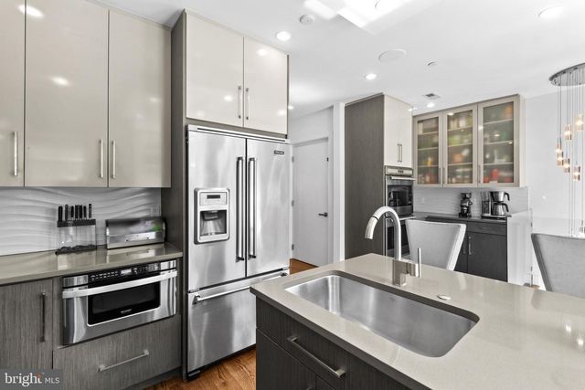 1815 LOMBARD ST, Philadelphia, PA 19146