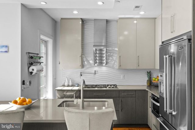 1815 LOMBARD ST, Philadelphia, PA 19146