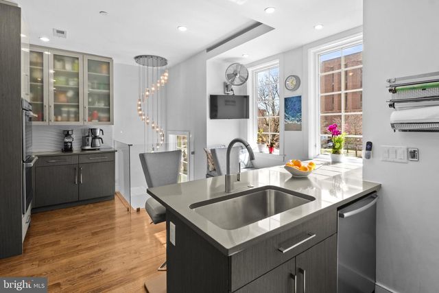 1815 LOMBARD ST, Philadelphia, PA 19146