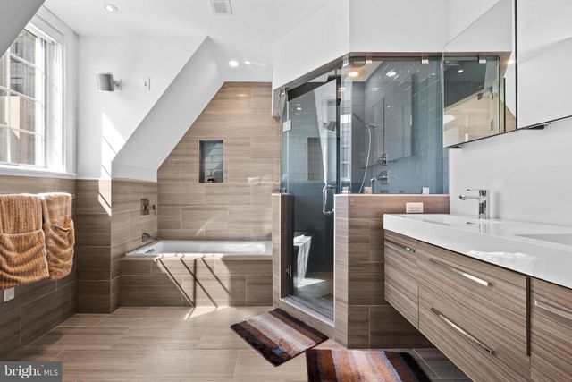 1815 LOMBARD ST, Philadelphia, PA 19146