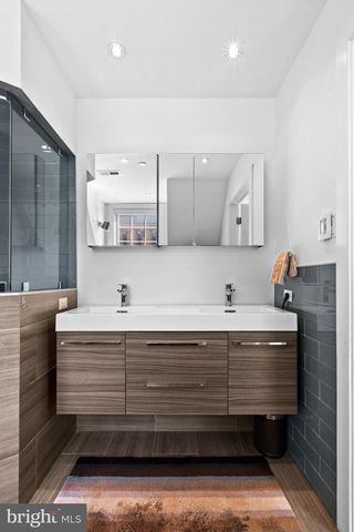 1815 LOMBARD ST, Philadelphia, PA 19146