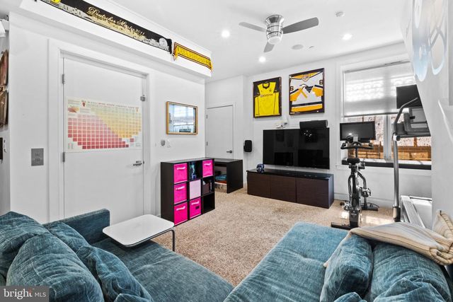 1815 LOMBARD ST, Philadelphia, PA 19146