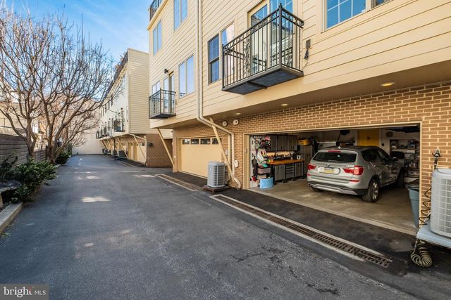 1815 LOMBARD ST, Philadelphia, PA 19146