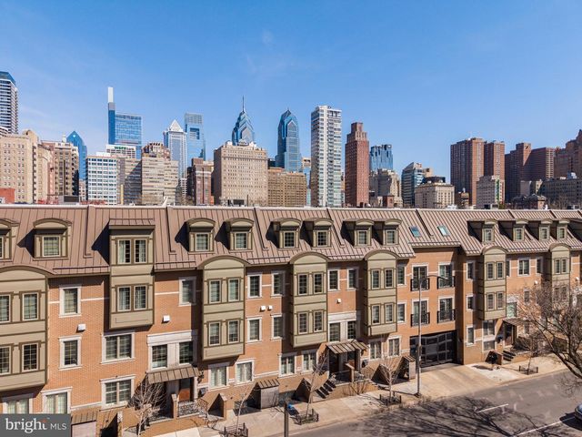 1815 LOMBARD ST, Philadelphia, PA 19146