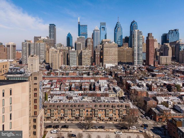 1815 LOMBARD ST, Philadelphia, PA 19146