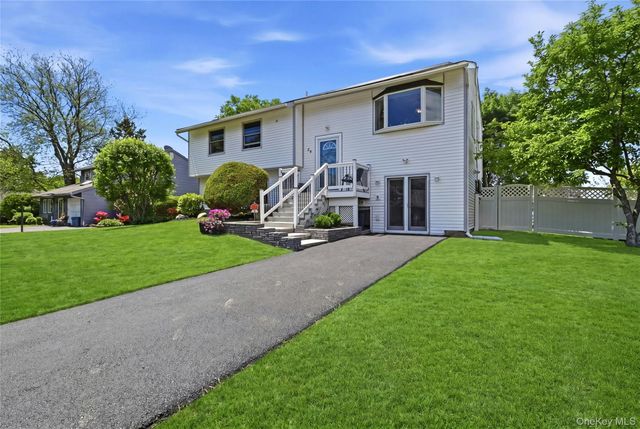 30 Mercury Avenue, East Patchogue, NY 11772