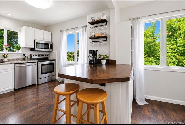 30 Mercury Avenue, East Patchogue, NY 11772