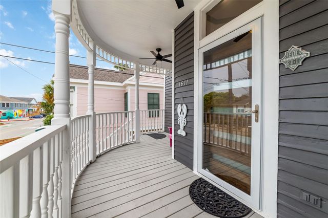 1611 19th Street, Galveston, TX 77550