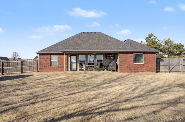 1405 S Choctaw Avenue, Skiatook, OK 74070
