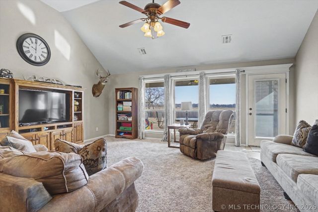 1405 S Choctaw Avenue, Skiatook, OK 74070