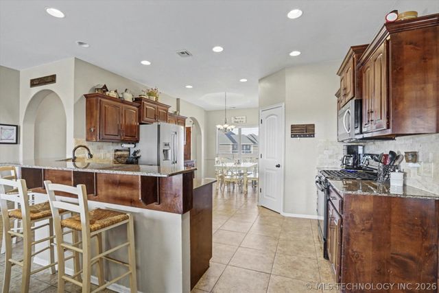 1405 S Choctaw Avenue, Skiatook, OK 74070