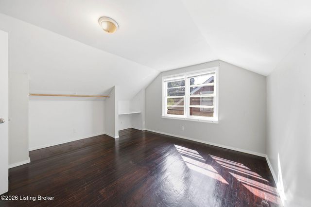 3021 Wedgewood Way, Louisville, KY 40220