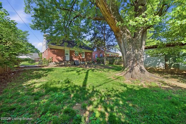 3021 Wedgewood Way, Louisville, KY 40220