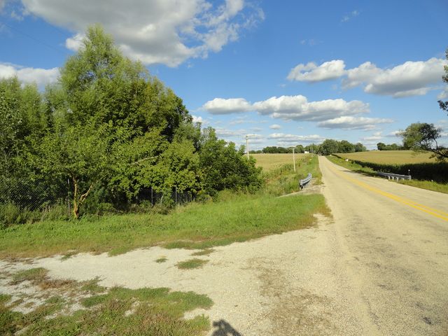 18250 Malvern Road, Morrison, IL 61270