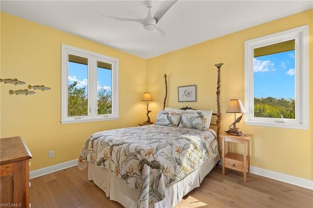 2190 Camino Del Mar DR, Sanibel, FL 33957