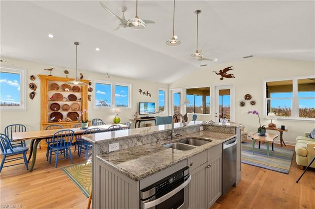 2190 Camino Del Mar DR, Sanibel, FL 33957