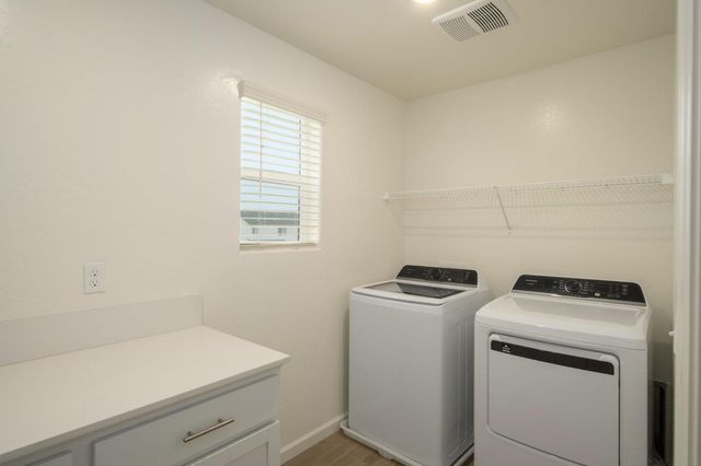 1923 N Apricot, Fresno, CA 93727