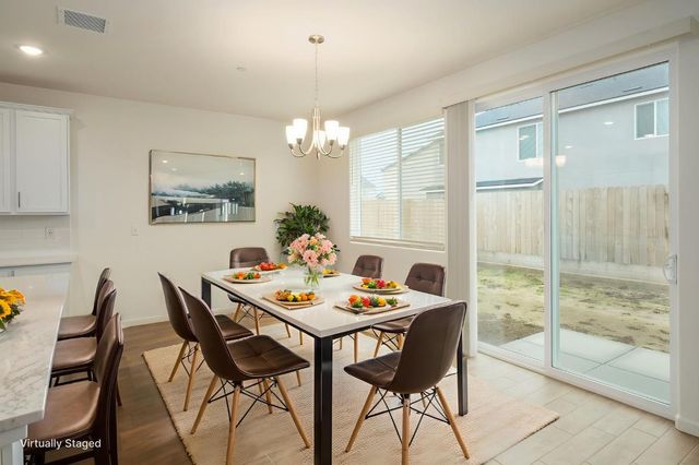 1923 N Apricot, Fresno, CA 93727