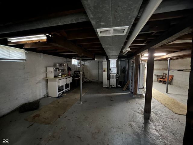 1900 S 25th Street, Terre Haute, IN 47802