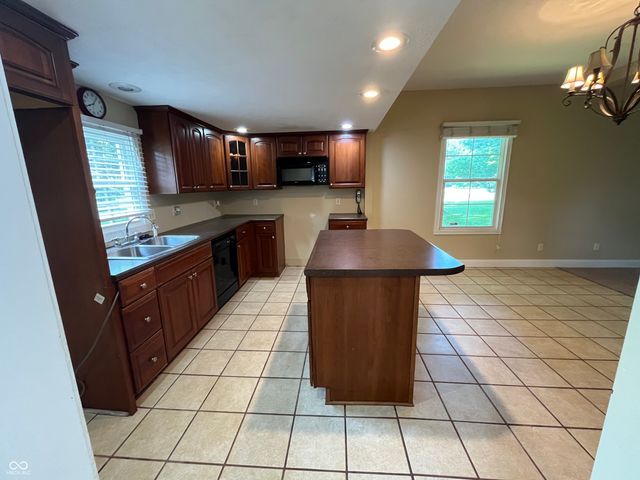 1900 S 25th Street, Terre Haute, IN 47802