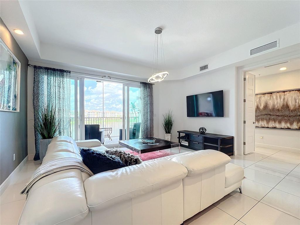 Image 13 of property listing at 10530 BOARDWALK LOOP 304, Bradenton, FL 34202