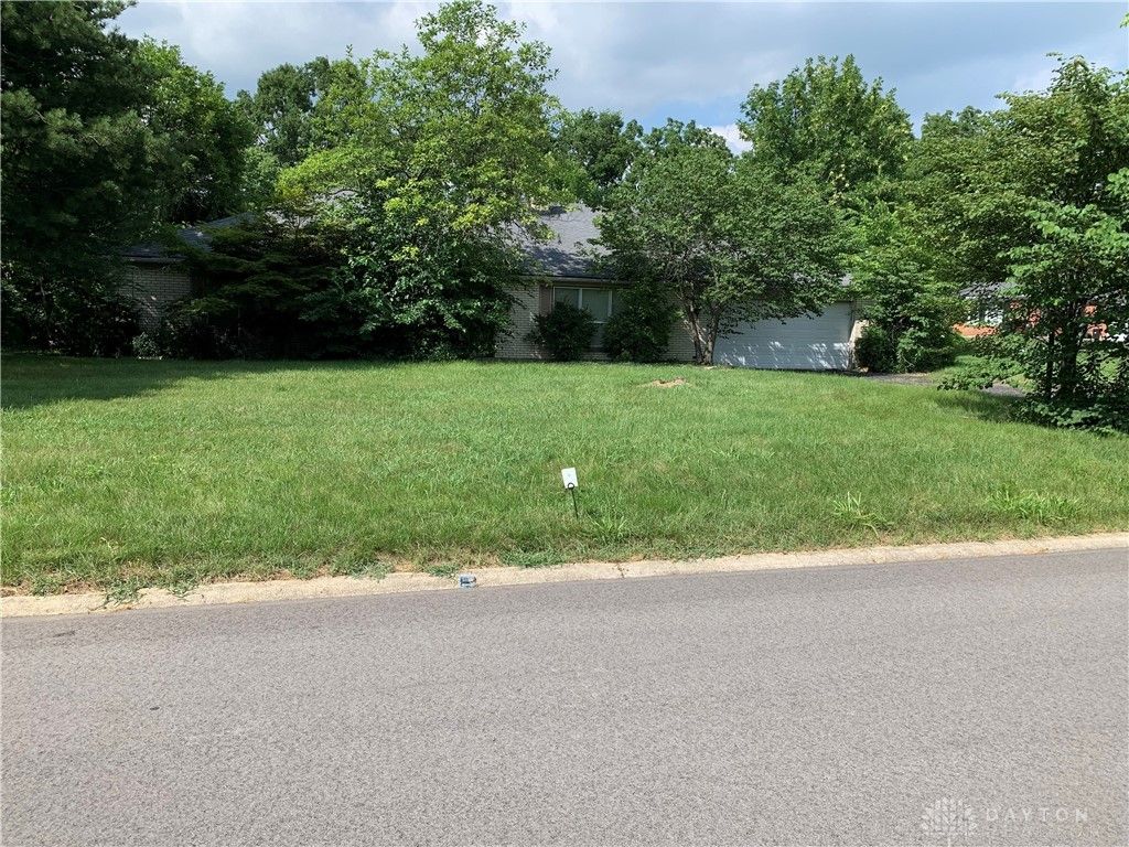 1221 Wood Mill Trail, Dayton, OH 45459