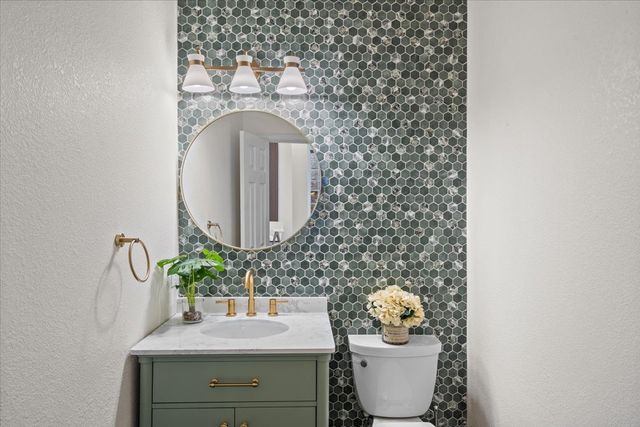 2509 Sir Turquin Lane, Lewisville, TX 75056