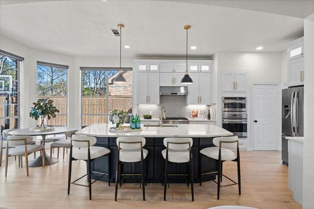 2509 Sir Turquin Lane, Lewisville, TX 75056