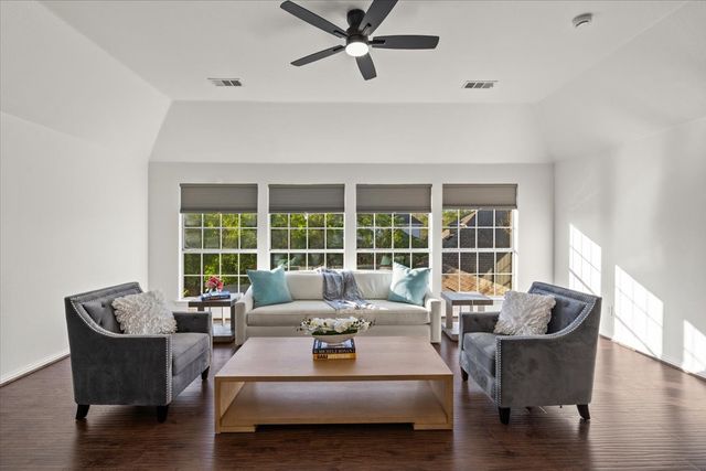 2509 Sir Turquin Lane, Lewisville, TX 75056