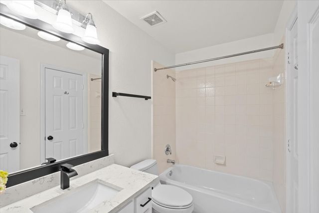 2509 Sir Turquin Lane, Lewisville, TX 75056