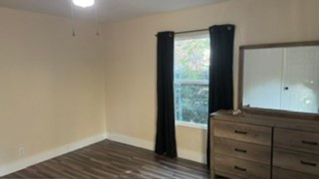821 College Street, Cleburne, TX 76033